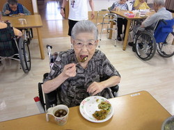 10 うん、おいしい.jpg
