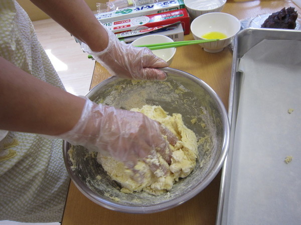 1 さあ手作りドーナツボールの生地をつくろう.jpg