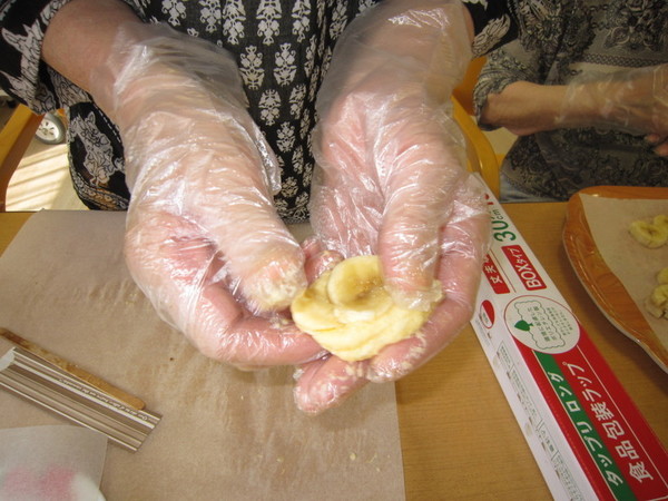 3 うまく包めるかな.jpg