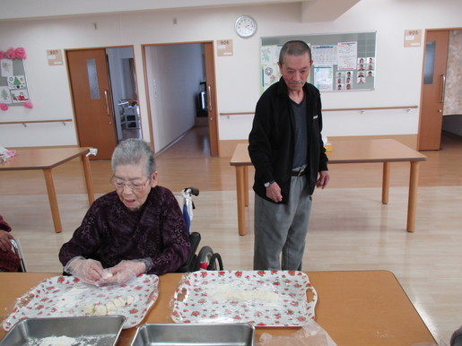 5 がんばって作っているなぁ。どれどれ。.jpg