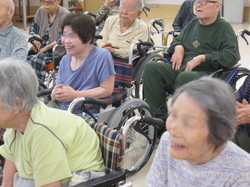 6 続いてはイントロクイズです.jpg