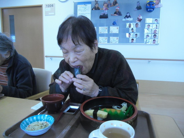 7 海苔は巻きたてでパリパリ触感。.jpg