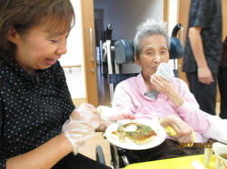 8 おいしくて思わず笑顔.JPG