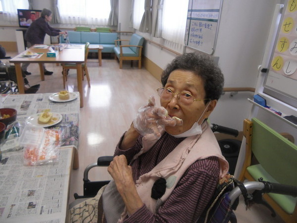 8 つまみ食いしてます.jpg