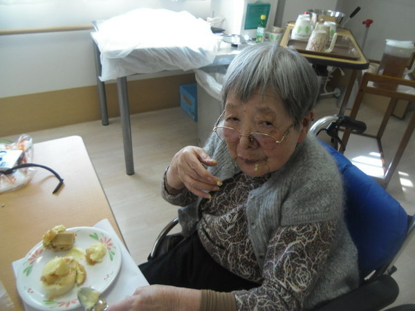 9 おいしそうに食べてます。.jpg
