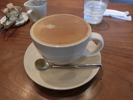 ③なみなみと注がれたコーヒー。これで何と280円です!.jpg
