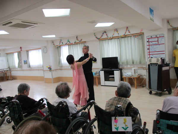 ③Shall We Dance?.jpg