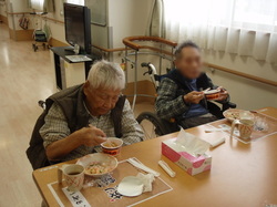 ⑥久しぶりのラーメンはうまい。※右NG.JPG
