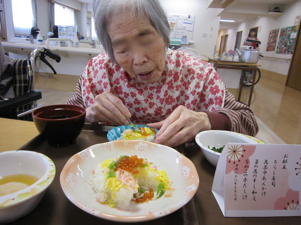 ⑥食べやすいように小皿にうつしますね.JPG