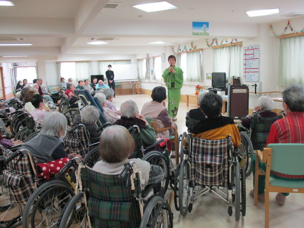 ⑦二公演目突入~。四階にお集まりいただいた皆様お待たせいたしました。.jpg