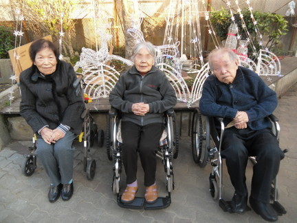 ⑦公園に寄り道。仲良し三人組です☆.jpg