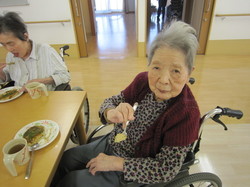 ⑪みんなも食べて.JPG